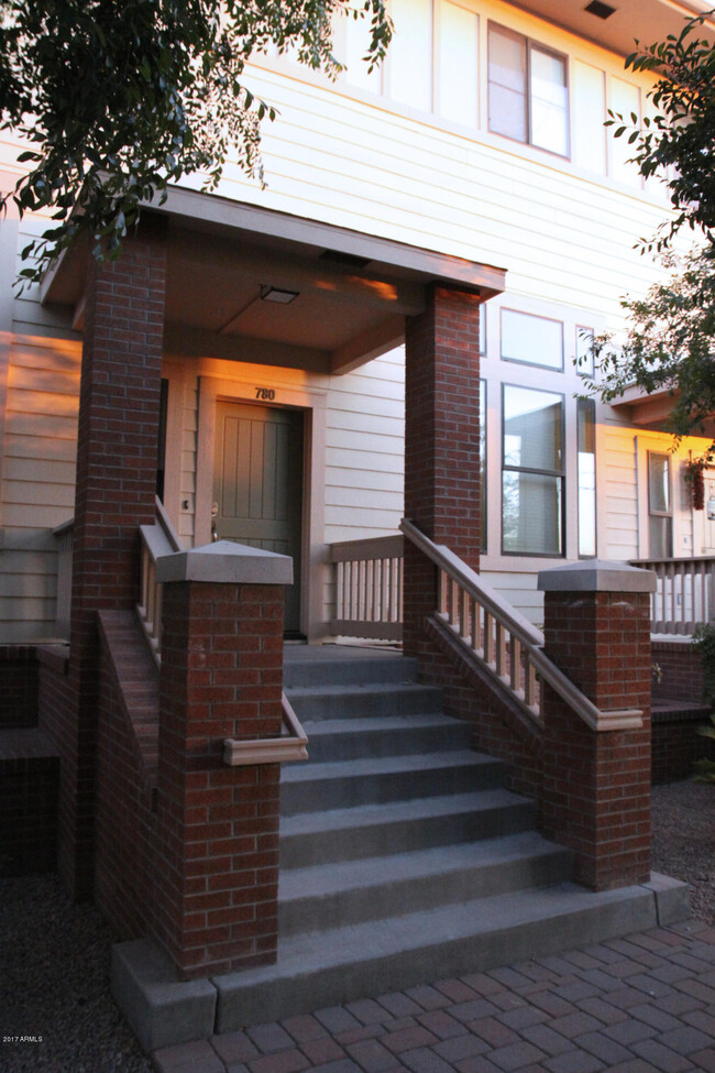 Building Photo - 780 S Beck Ave