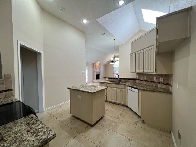 Building Photo - 3 br, 2 bath House - 927 Golden Grove Dr