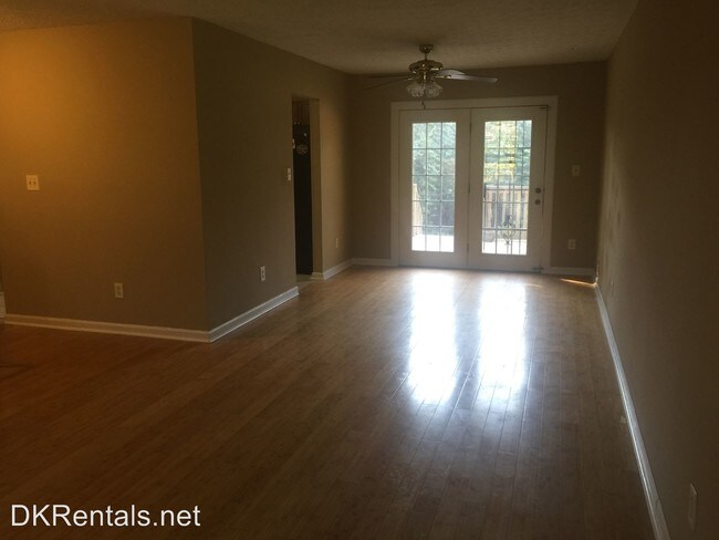 Building Photo - 3806 N Camp Creek Pky SW