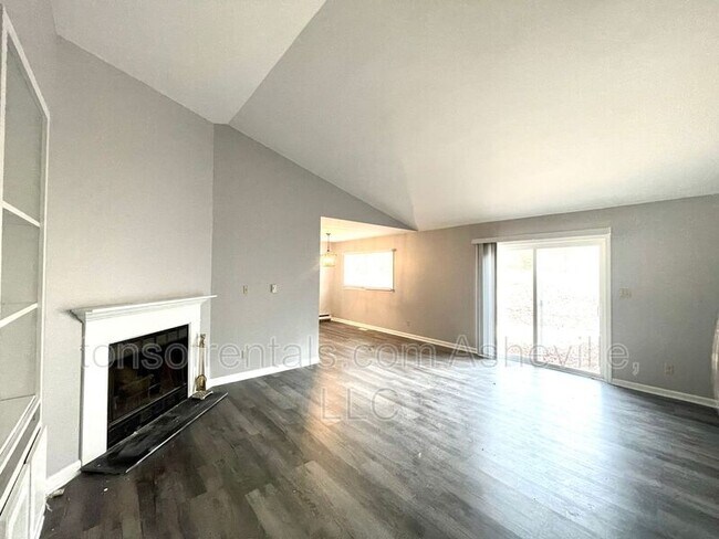 Building Photo - 498 Ciccone Dr