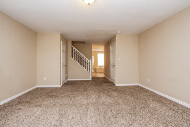 Foto del edificio - Call for details 317-863-8340
