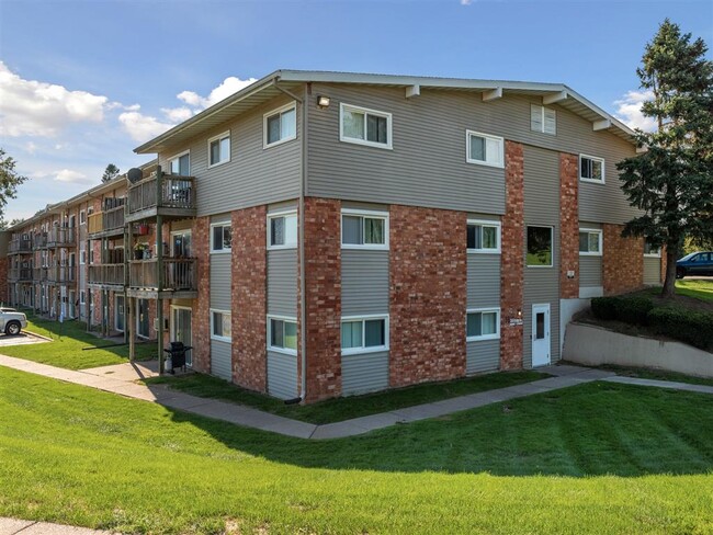 Building Photo - Oak Valley Apartments