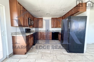 Building Photo - 2739 W Rancho Dr