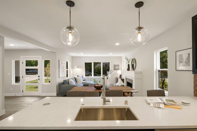 Living - 330 NE 91st St