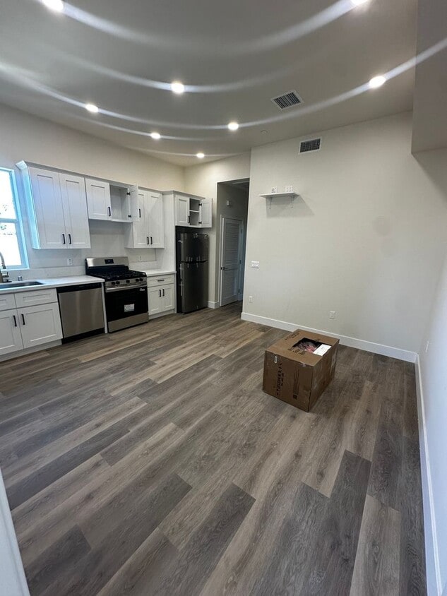 Photo - 1015 W 21st St – Modern Student Living Steps From USC