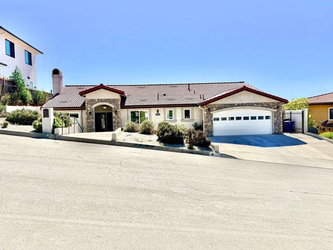 Primary Photo - 5544 Crestone Ct