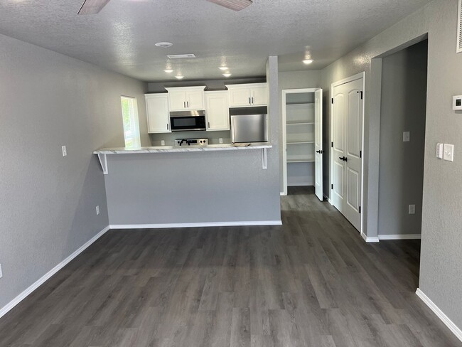 Building Photo - 1611 Poplar St