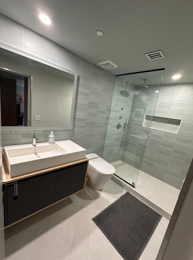 Foto del edificio - 4250 Biscayne Blvd