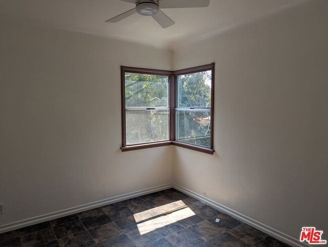 Foto del edificio - 644 W 40th Pl