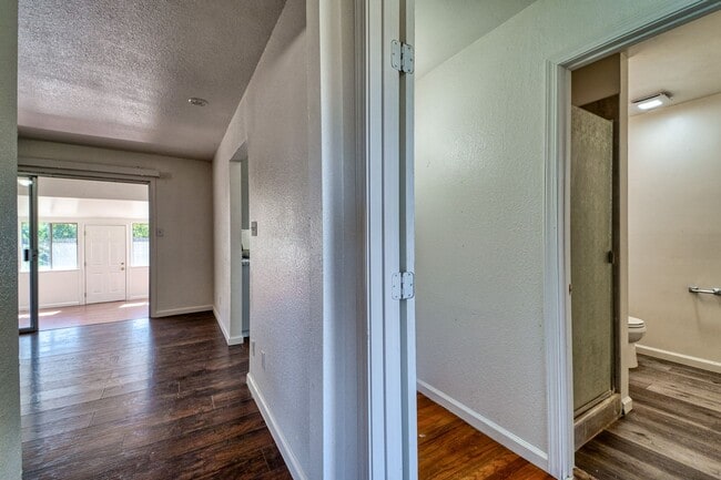 Building Photo - 3 bedroom 2 bath house in Yuba City