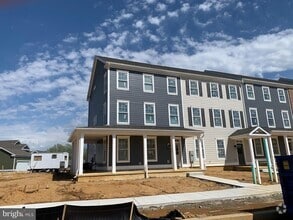 Building Photo - 860 Mapleton Ave