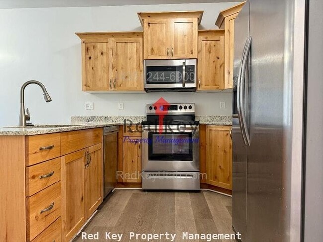 Building Photo - Glen Eagles Ct. Townhouse