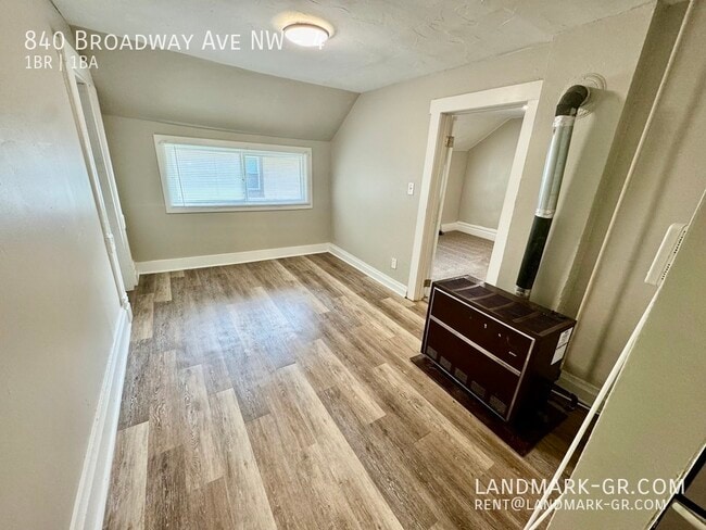 Foto del edificio - 840 Broadway Ave NW