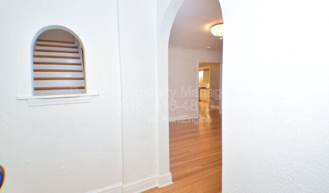 Foto del edificio - 255 E 27th Pl