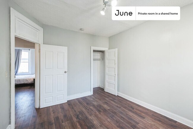 Building Photo - Room in Shared 4 bed/2 bath home
