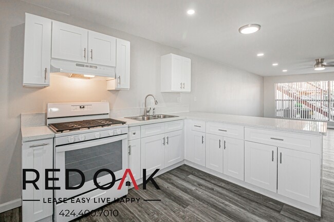 Building Photo - 615 Erie St