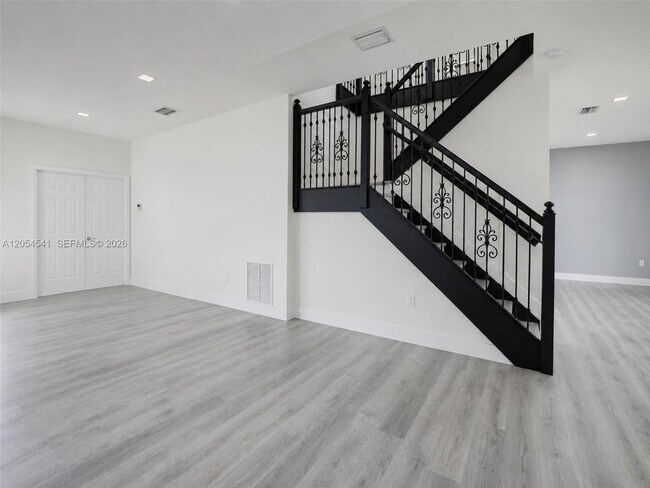 Building Photo - 10956 NW 73rd St