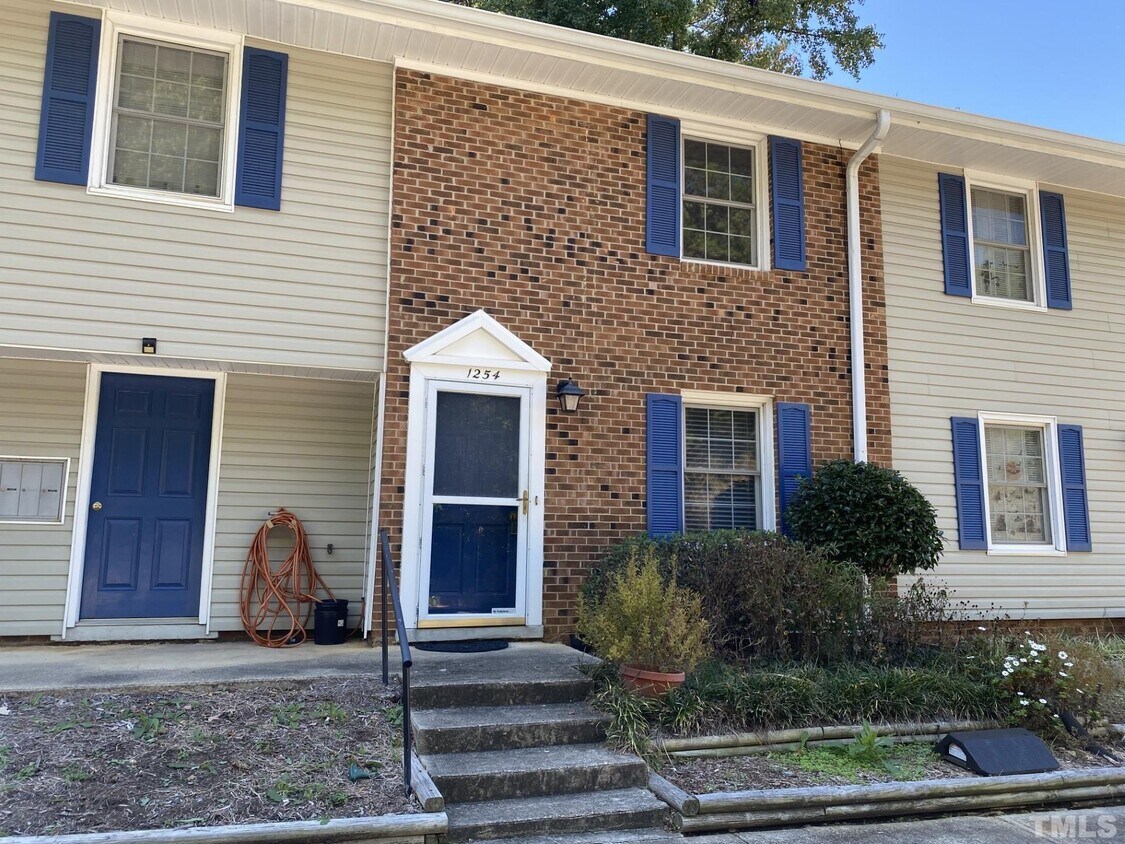 1254 Donaldson Ct, Cary, NC 27511 Townhome Rentals in Cary NC