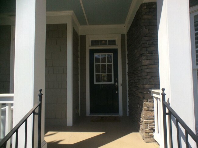 Foto del edificio - Beautiful lakefront home