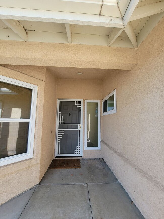 Foto del edificio - Beautiful 3 Bedroom, 2.5 Bathroom Home wit...