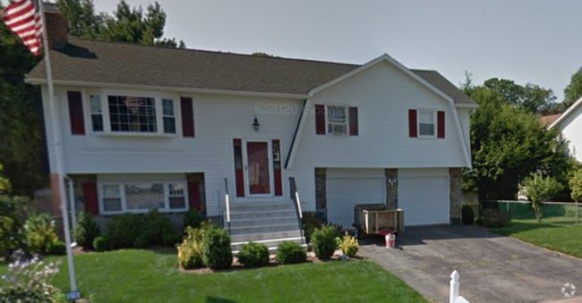 Building Photo - 41 Carpenter Dr