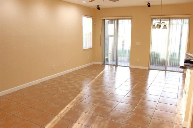 Foto del edificio - 10670 Old Hammock Wy