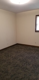 Building Photo - 609 N Dirks St