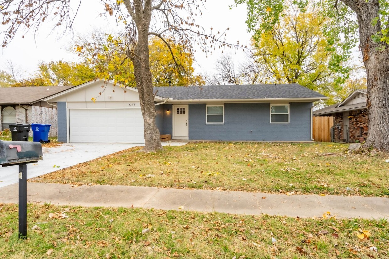 Primary Photo - Newly Remodeled Broken Arrow Home