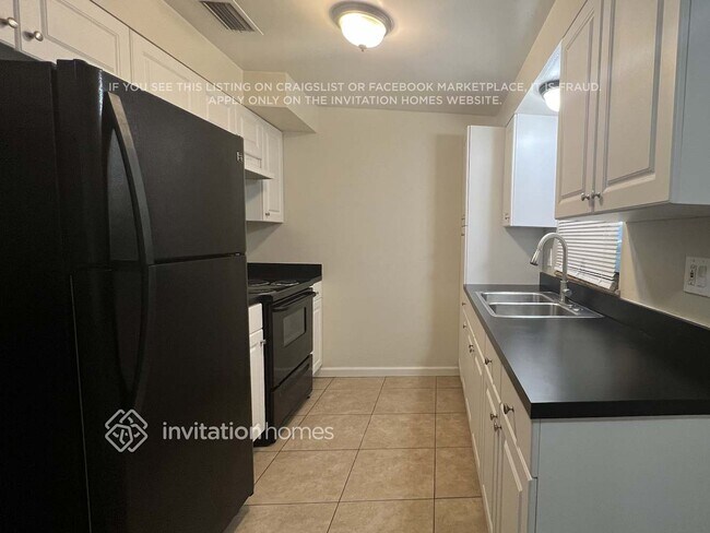 Foto del edificio - 411 W Charlotte Ave