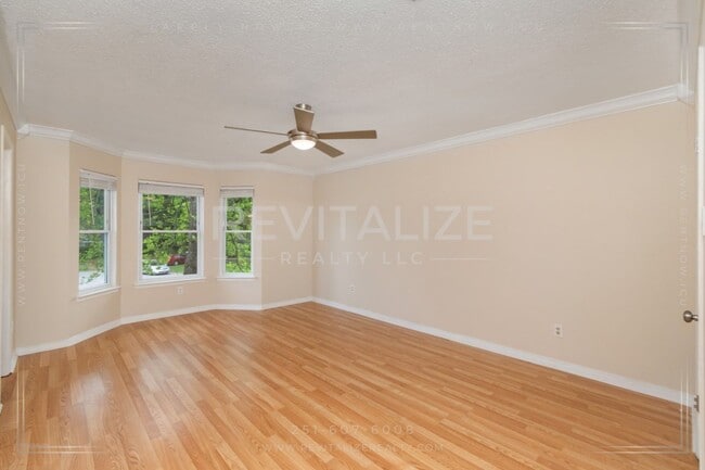 Building Photo - 9490 Cinder Dr