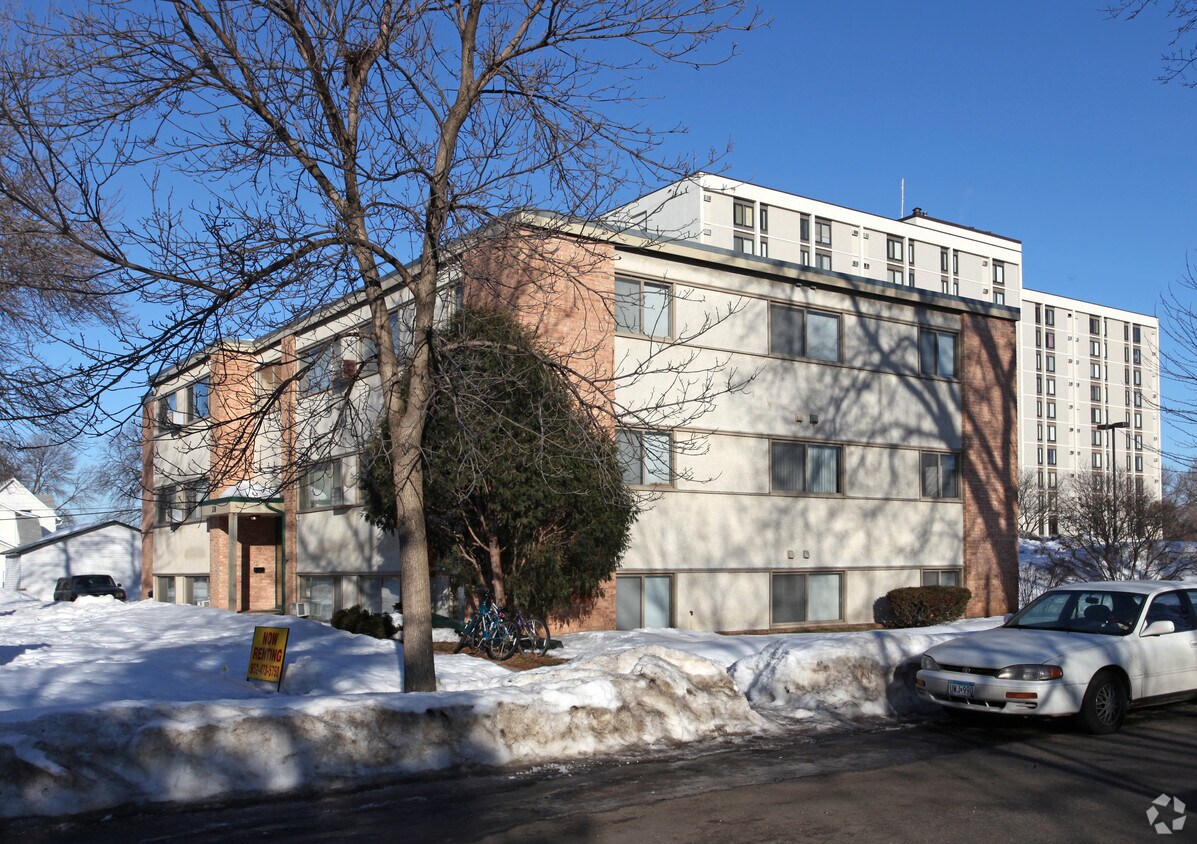 Lamplighter Village Apartments Rentals in Hopkins at 28 6th Ave S Hopkins, MN