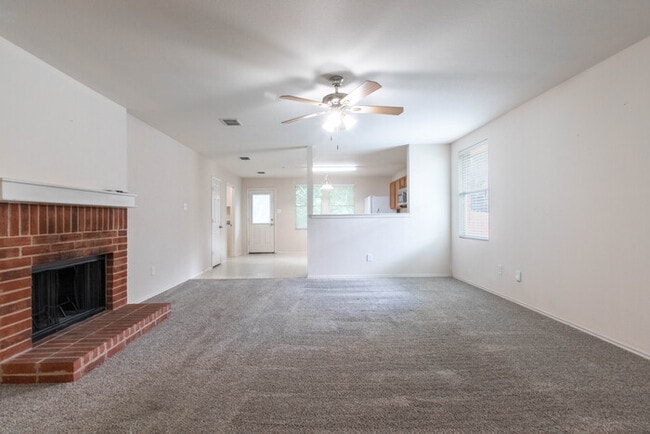 Photo - 2405 Spruce Ct House