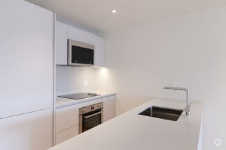 Building Photo - 3460 Rue Durocher