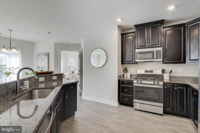 Building Photo - 10020 Ruffian Wy