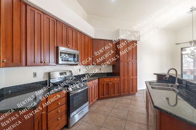 Foto del edificio - 14024 E Fairway Bluff Ct