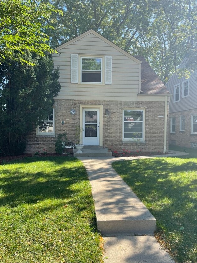 Primary Photo - 2828 S 48th St