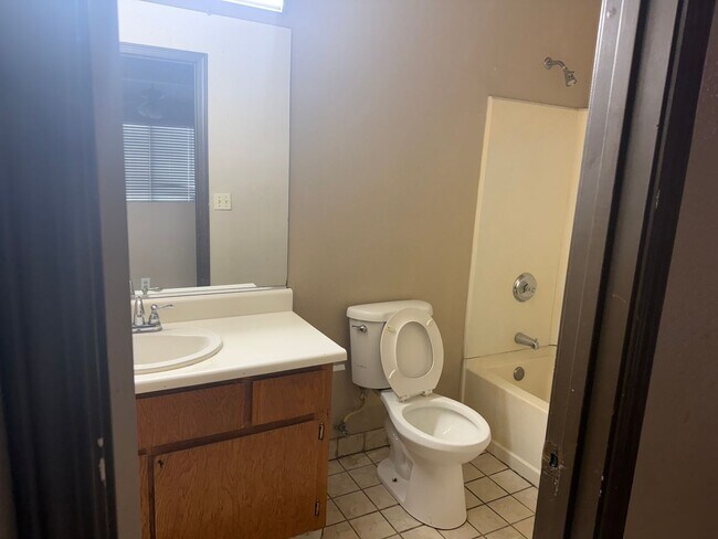 Foto del edificio - 3 Bd-2bth Move in Ready!!