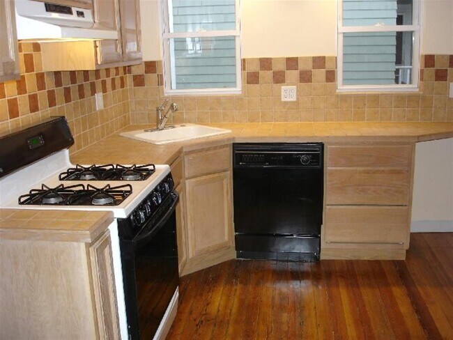 Building Photo - 5 Belmont Sq