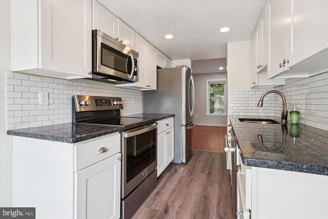 Foto del edificio - 3226 Foothill St