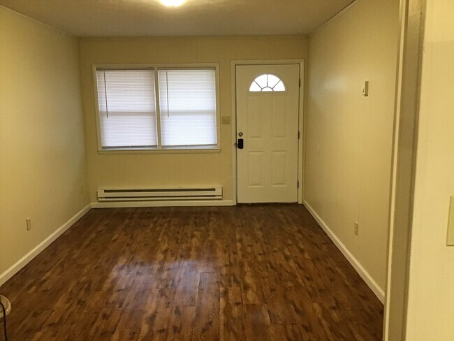 Foto del edificio - Bolivar MO 1 Bed, 1 Bath Apartment