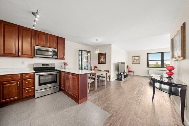 Foto del edificio - 7855 Boulevard East