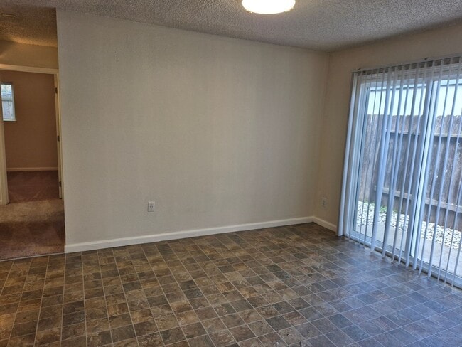 Building Photo - 3926001/70