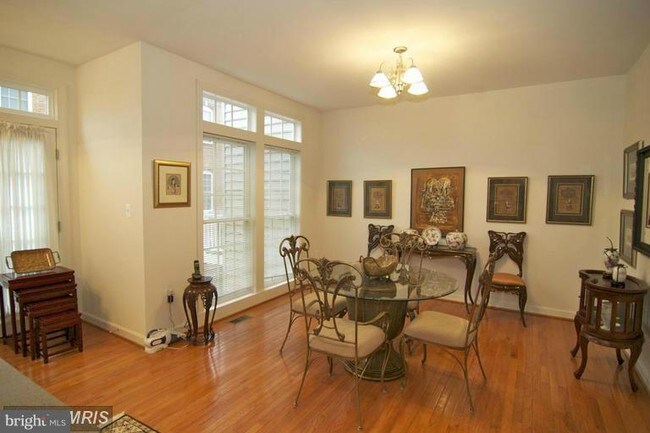 Foto del edificio - 20 Swanton Ln