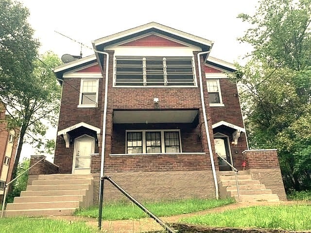 Building Photo - 2472 Fairview Ave