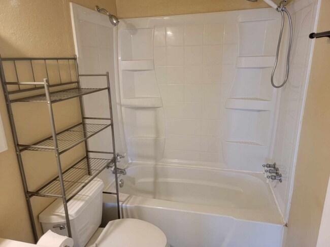 Foto del edificio - 290 Elma Ave NE