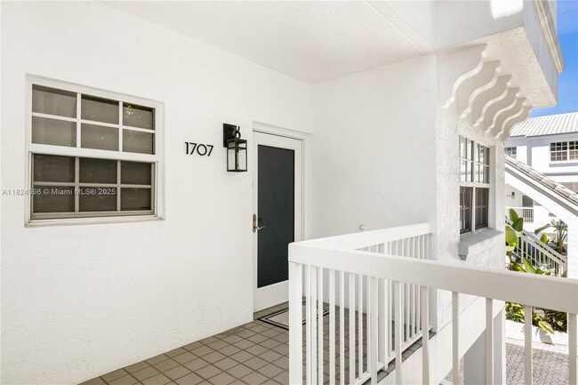 Building Photo - 1707 E Las Olas Blvd