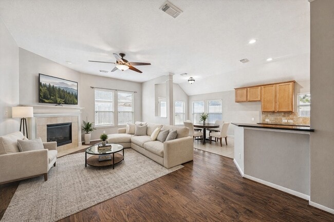 Building Photo - 19223 Fisher Ridge Ln