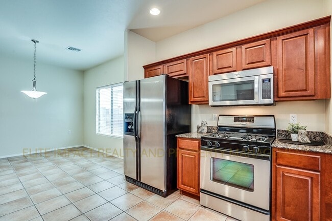 Building Photo - 316 W Sunrise Vista Dr