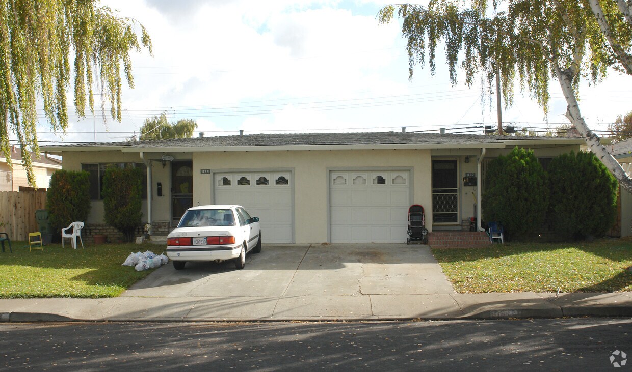 Foto principal - 1137-1139 White Dr