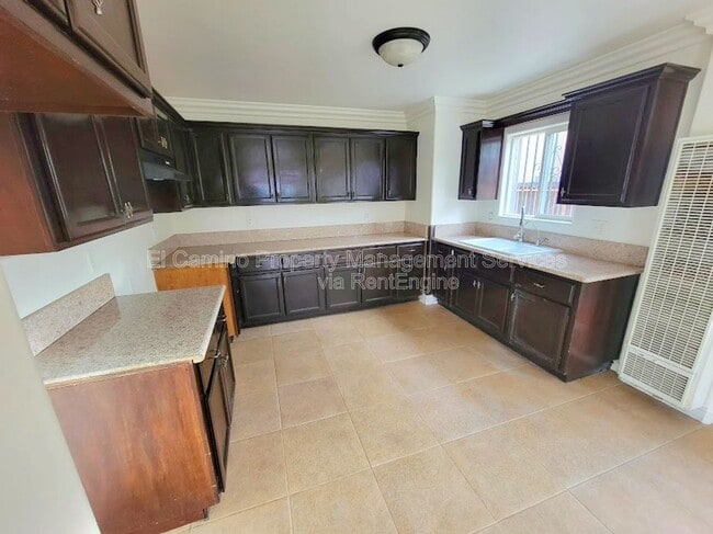 Foto del edificio - 1424 E 59th St